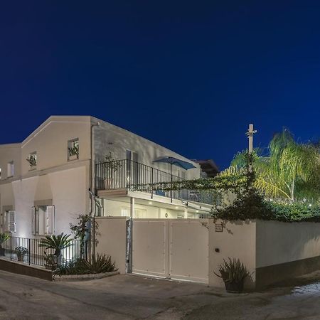 Casa Vacanze "Oceano Mare" 포쟐로 외부 사진